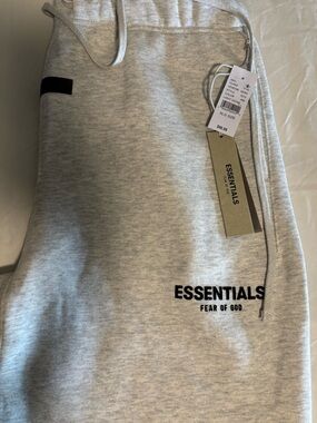 Fear of God Essentials Relaxed Sweatpants in Light Oatmeal Size XL